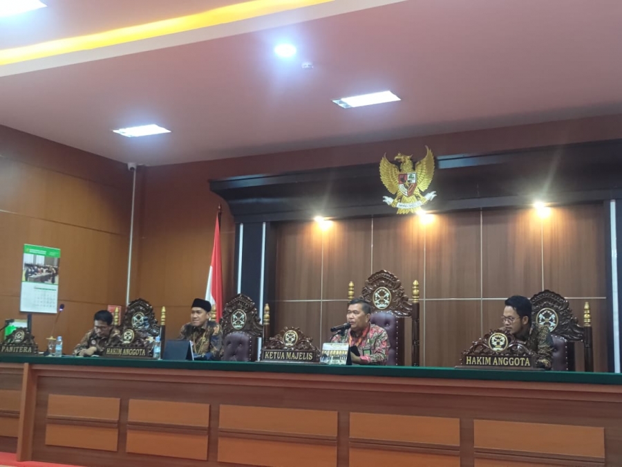 KETUA PENGADILAN TINGGI AGAMA KENDARI MELAKUKAN PEMBINAAN DAN MEMBERIKAN MOTIVASI KEPADA SELURUH APARATUR PENGADILAN AGAMA LASUSUA