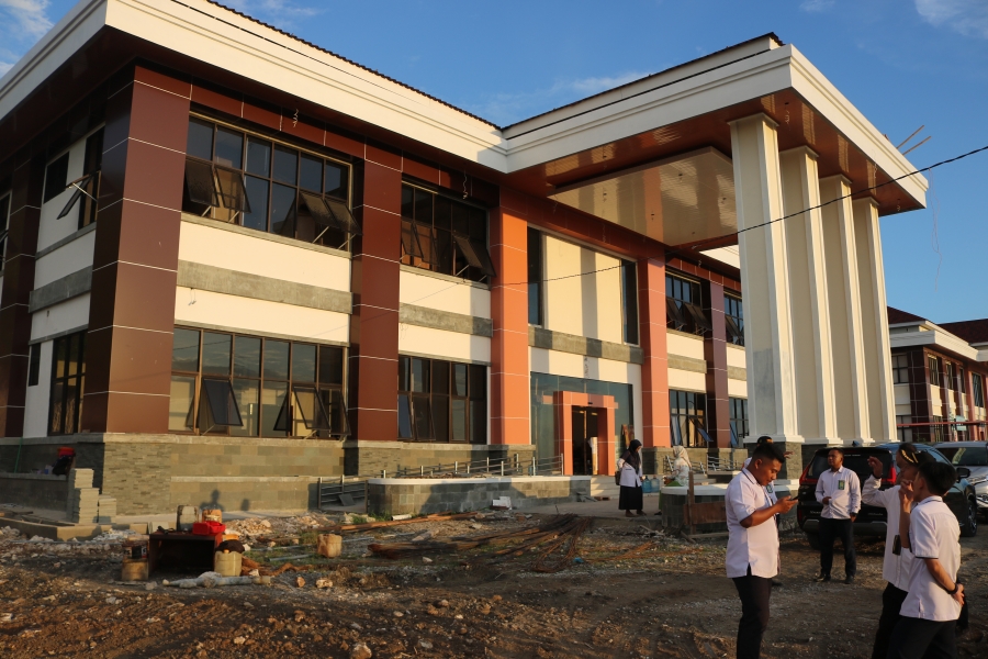 KETUA PTA KENDARI LAKUKAN MONITORING DAN EVALUASI PEMBANGUNAN GEDUNG PA WANGI-WANGI