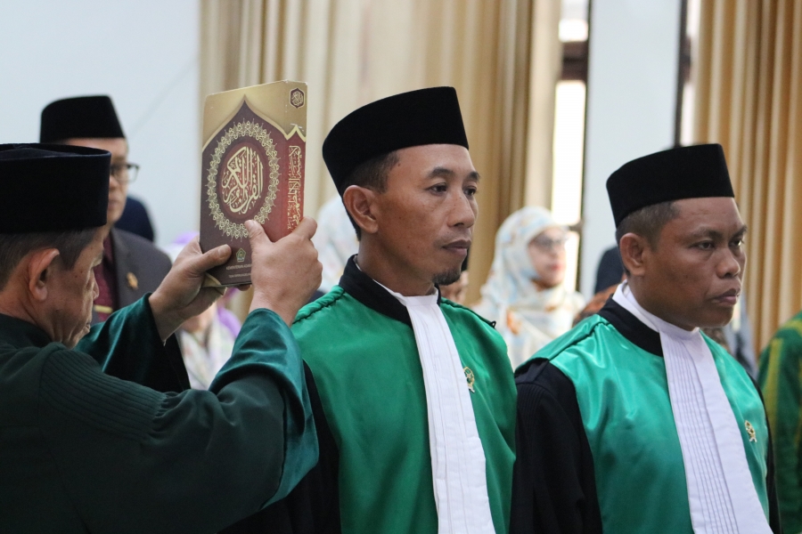 PELANTIKAN DAN PENGAMBILAN SUMPAH JABATAN KETUA PENGADILAN AGAMA DI WILAYAH PTA KENDARI