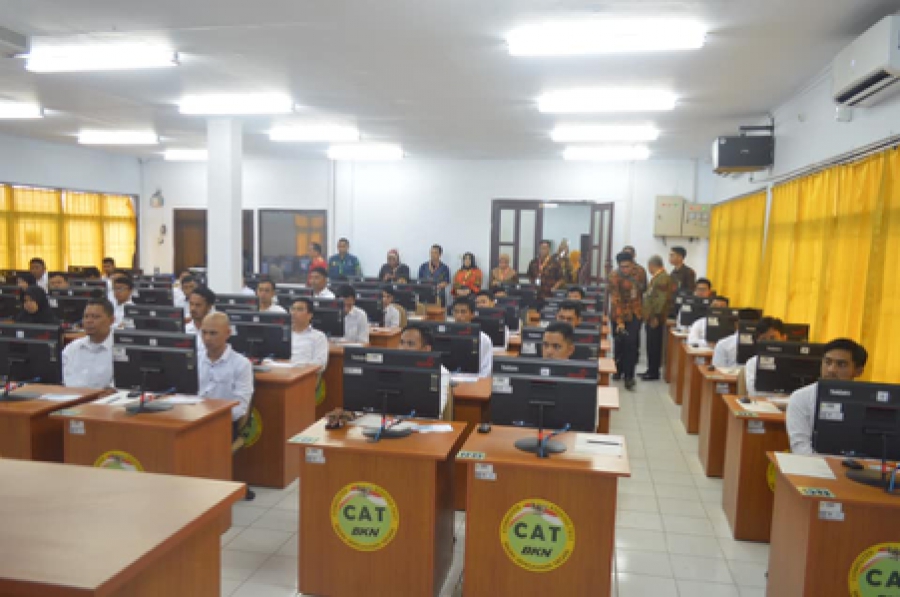 Peserta CPNS Mahkamah Agung RI mendengarkan arahan dari Panitia Seleksi MA_RI (30/1/2020)