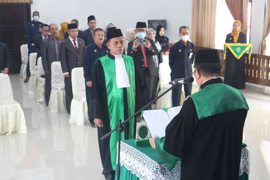 Ketua PTA Kendari melantik H. Abdul Muadi, S.Ag., M.H.sebagai Ketua Pengadilan Agama Kolaka Kelas IB (28/02/2023)