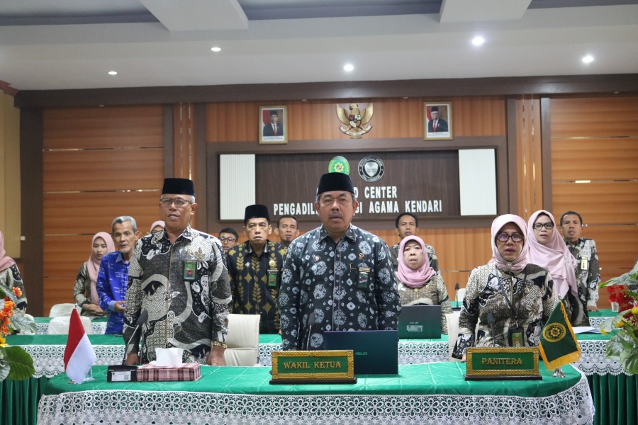 HAKIM TINGGI DAN TENAGA TEKNIS PTA KENDARI IKUTI BIMTEK PENINGKATAN KOMPETENSI SECARA DARING