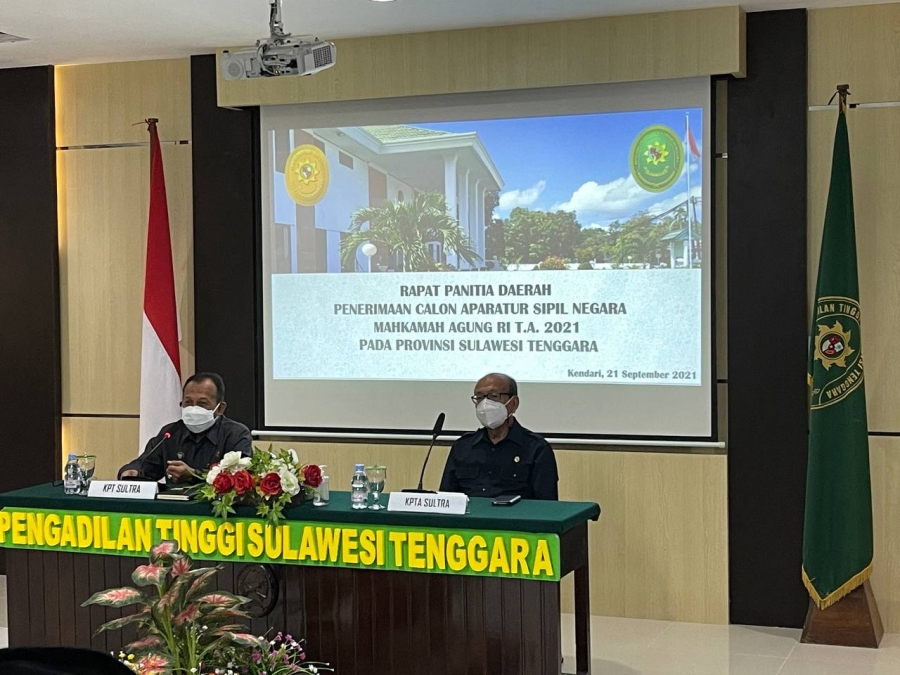 Ketua PTA Sultra Bersama Ketua PT Sultra memimpin jalannya rapat (21/09/2021)