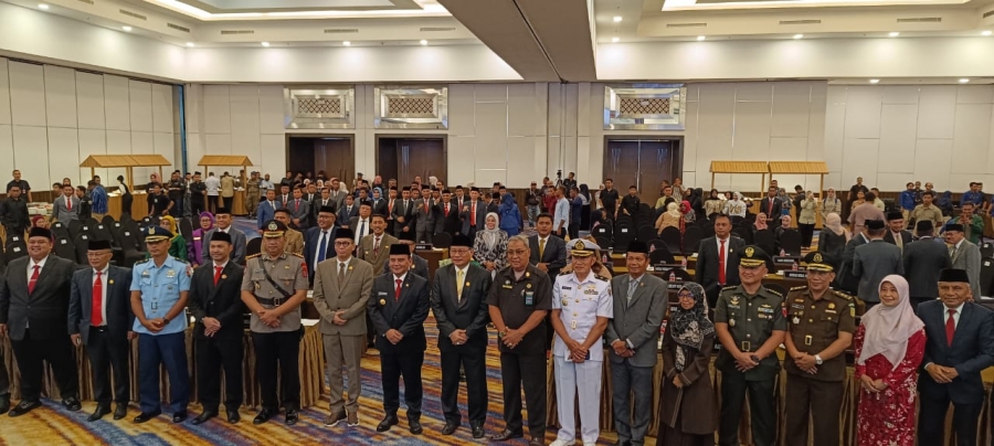 WAKIL KETUA PTA KENDARI HADIRI RAPAT PARIPURNA DPRD SULAWESI TENGGARA